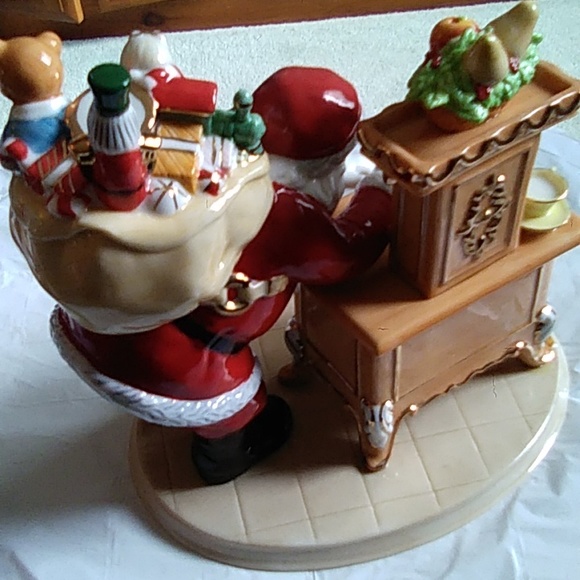 Royal Dolton 2006, Porcelain Cookies For Santa Figurine - Picture 5 of 15